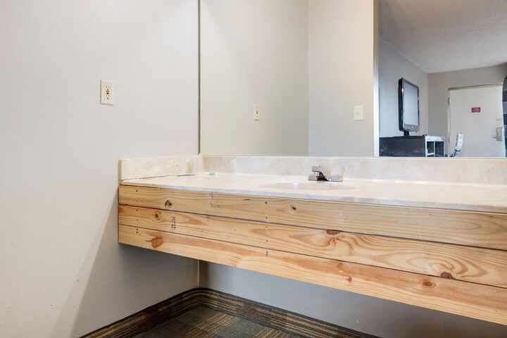 Bathroom sink