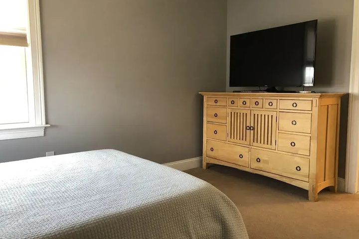 Room 4 of 20