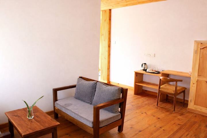 Room 8 of 27