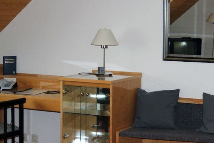 Room 12 of 20