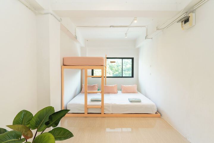Room 11 of 31