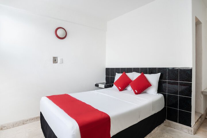 Room 8 of 34