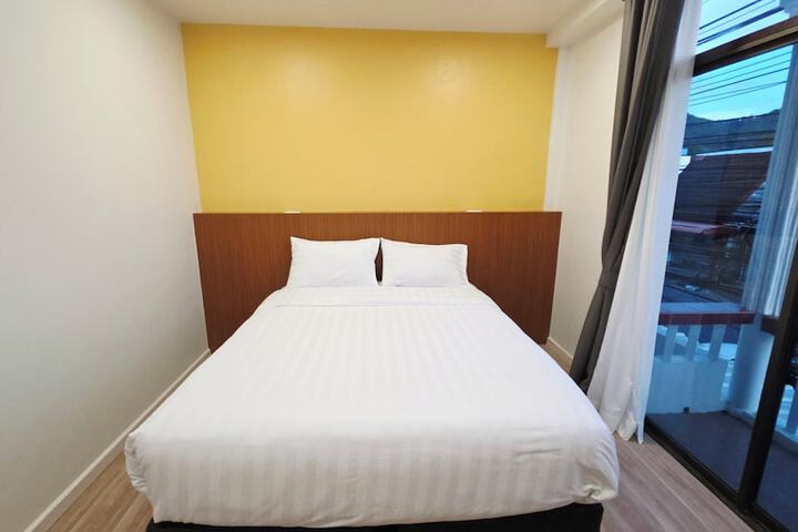 Room 5 of 68