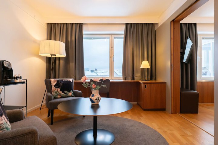 Room 10 of 71
