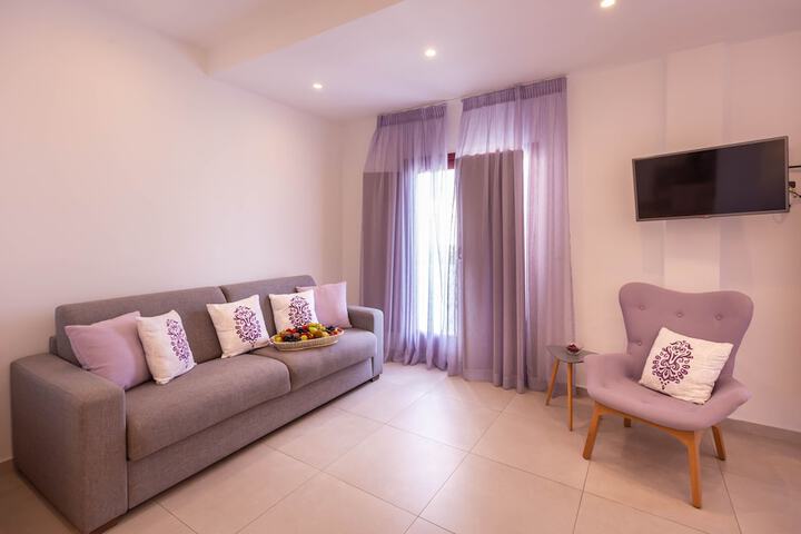 Room 4 of 34