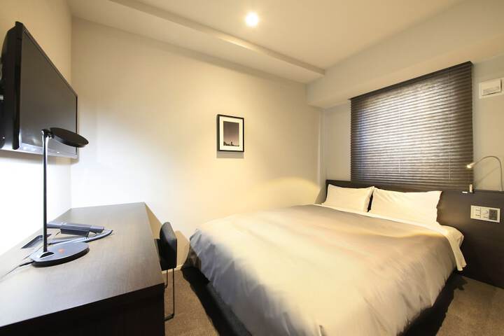 Room 4 of 36