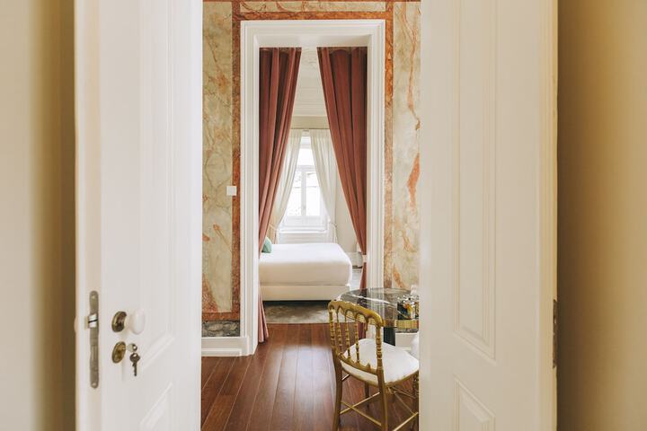 Room 74 of 245