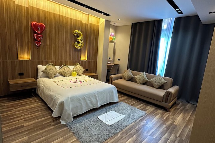 Room 18 of 147