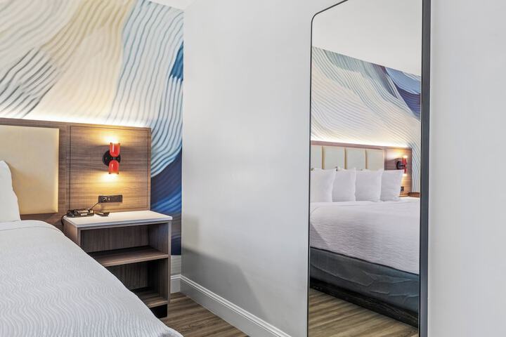 Room 34 of 61