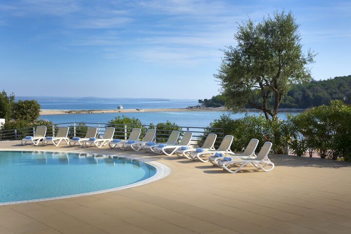Hotel Pool