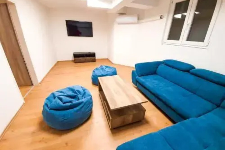 Room 11 of 13