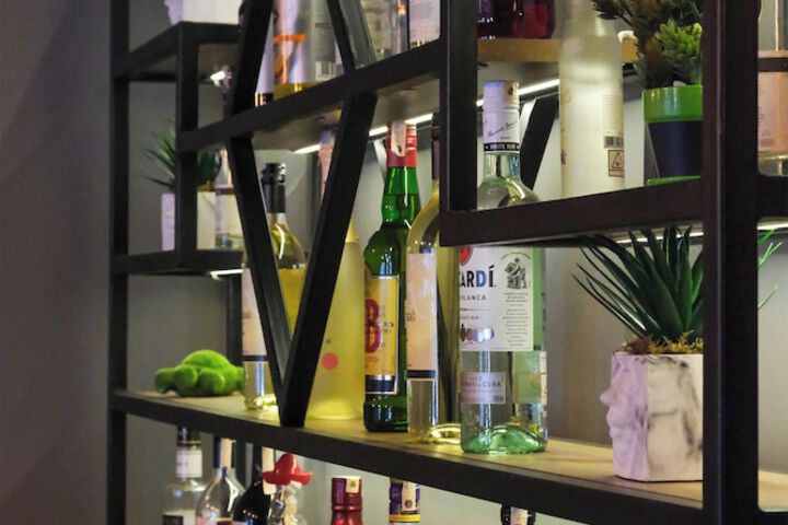 Lounge 62 of 85
