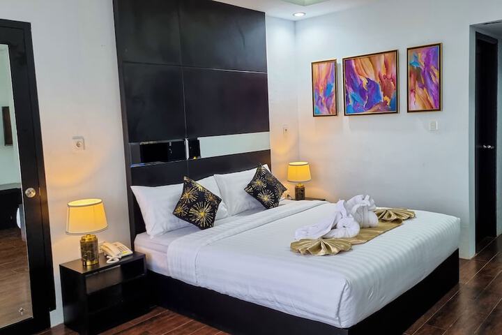 Room 32 of 50