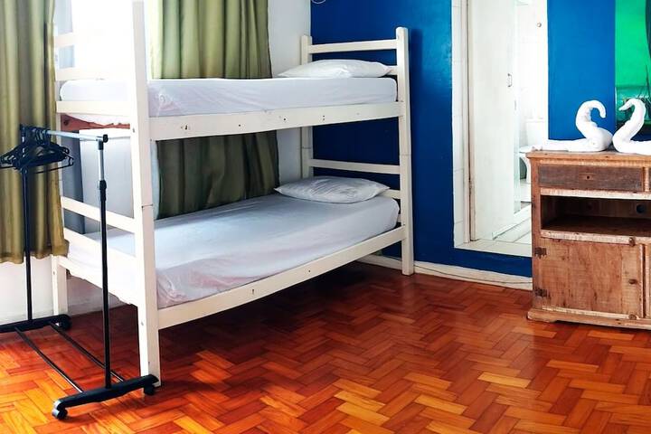 Room 9 of 60