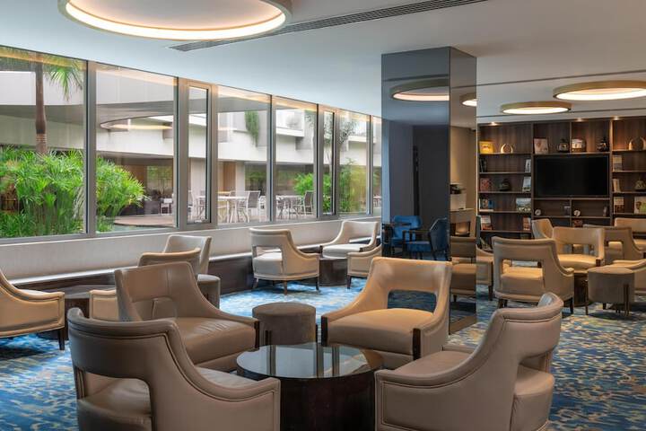 Lounge 116 of 139