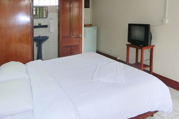 Room 9 of 34