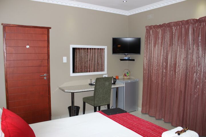 Room 5 of 28
