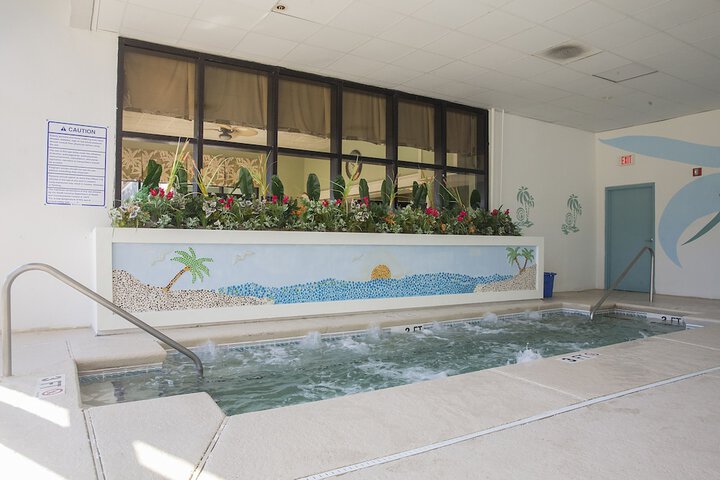 Indoor spa tub