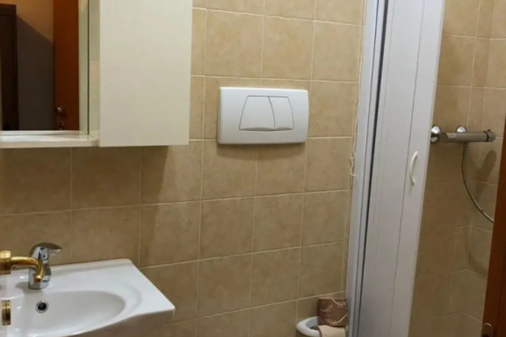Room 6 of 22
