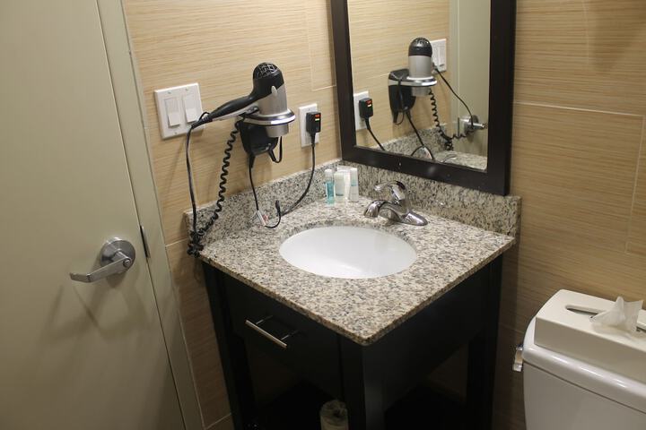 Bathroom sink