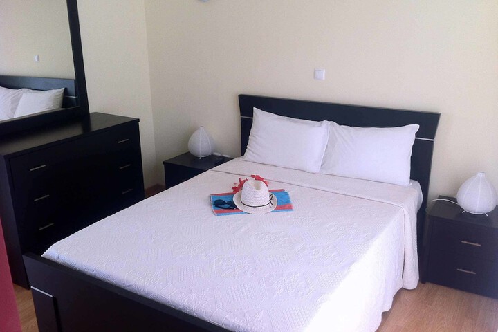 Room 13 of 18