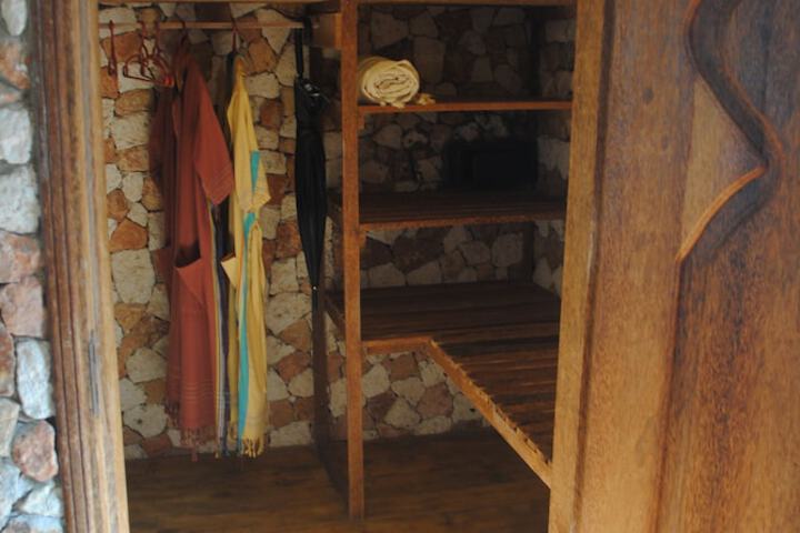 Room 18 of 140