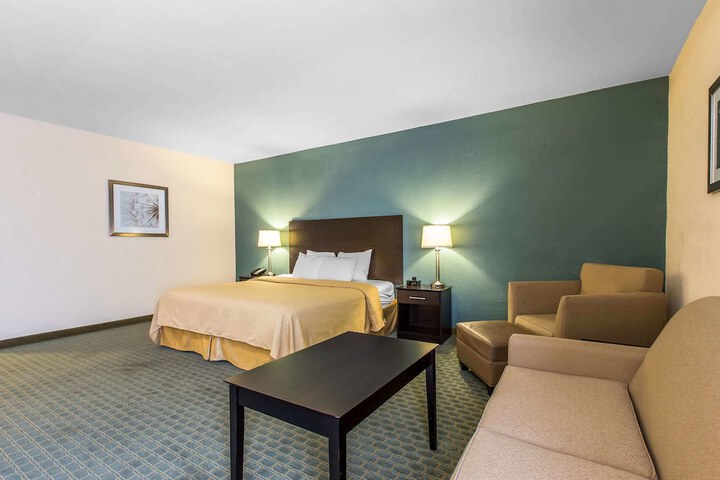 Room 9 of 30