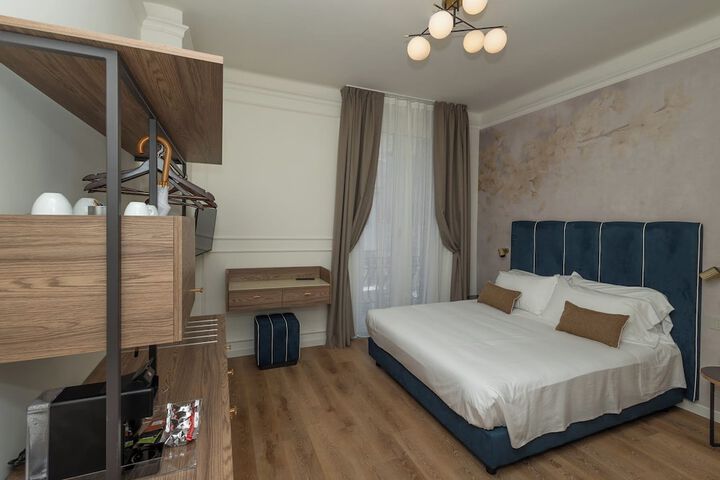 Room 14 of 118