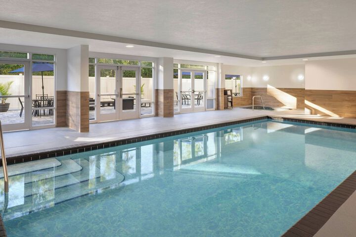 Hotel Pool