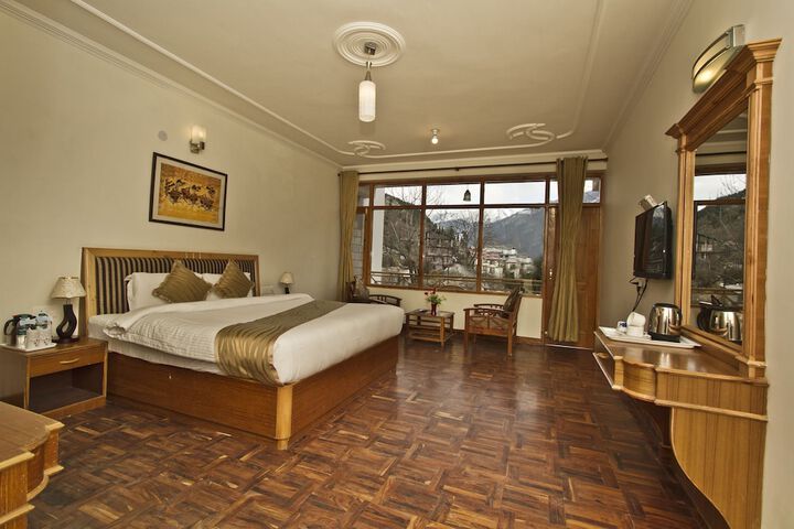 Room 17 of 44