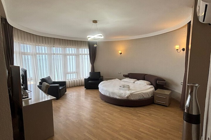 Room 12 of 29