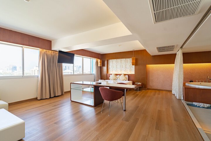 Room 40 of 64
