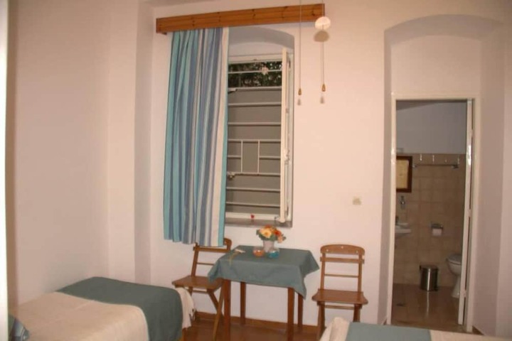 Room 21 of 31