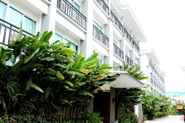 Hotel 32 of 34