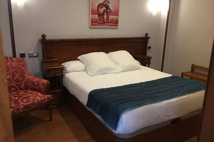 Room 12 of 85