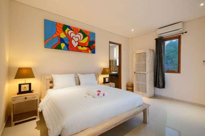 Room 4 of 27