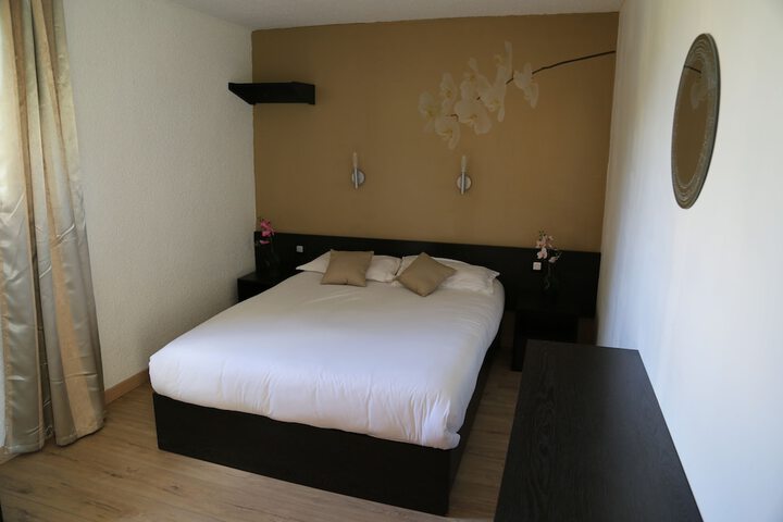 Room 5 of 22