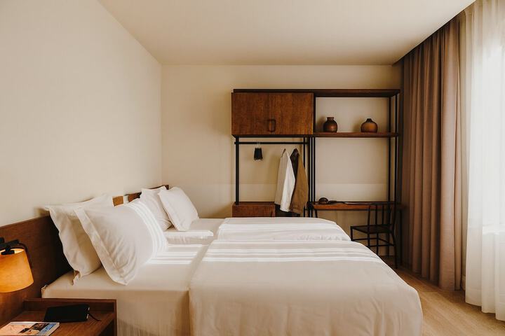 Room 9 of 128