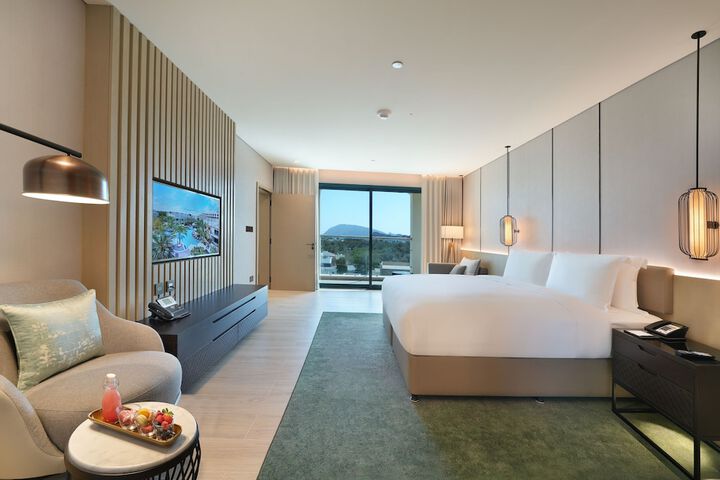 Room 32 of 180