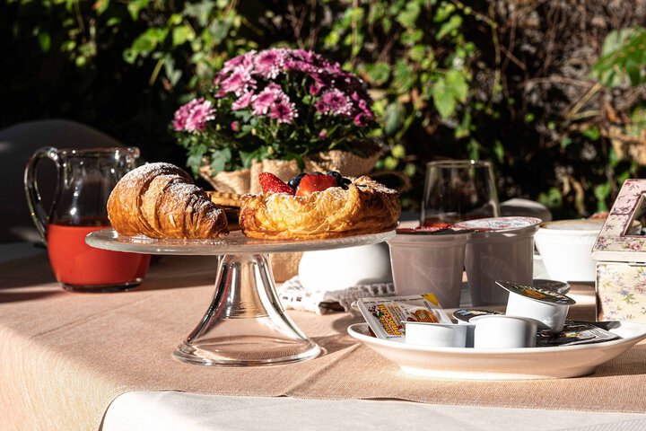 Breakfast/Coffee Service 39 of 51