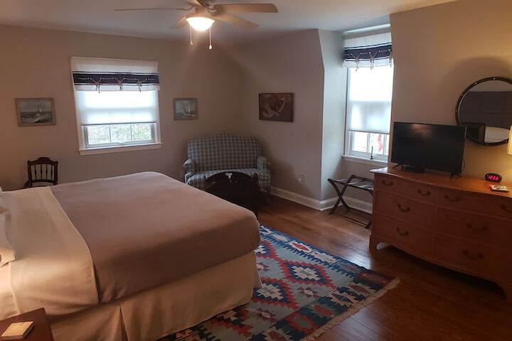 Room 4 of 35