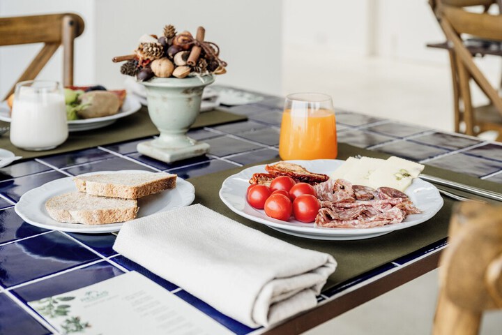 Breakfast/Coffee Service 110 of 121