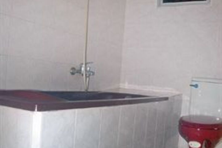 Hot Tub 10 of 10