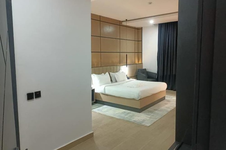 Room 4 of 52