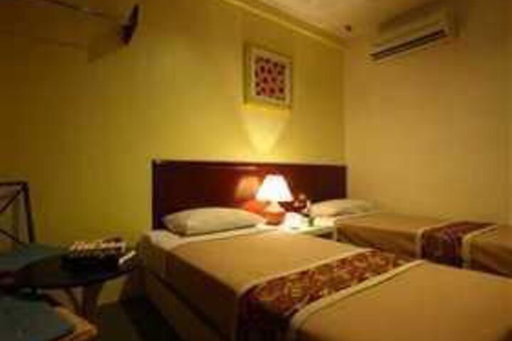 Hotel 7 of 13