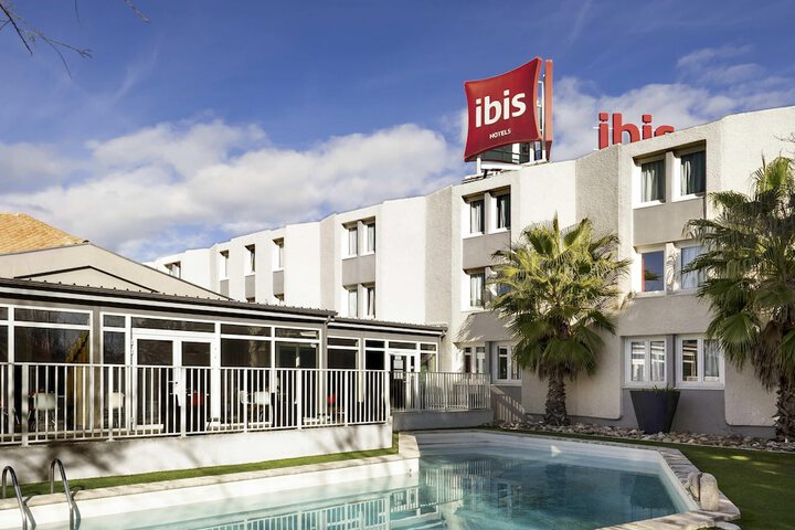 Pool Hotel