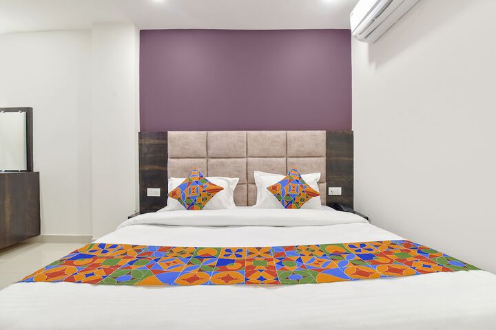 Room 12 of 34