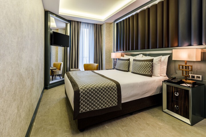Room 25 of 107
