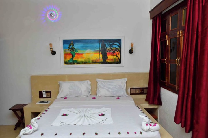 Room 16 of 35