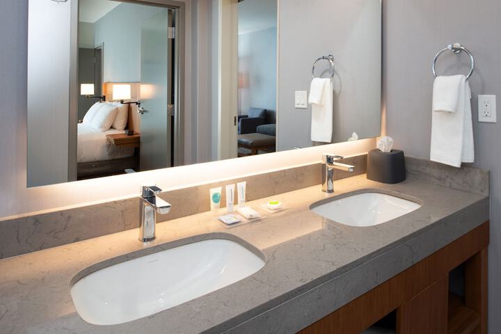 Bathroom sink